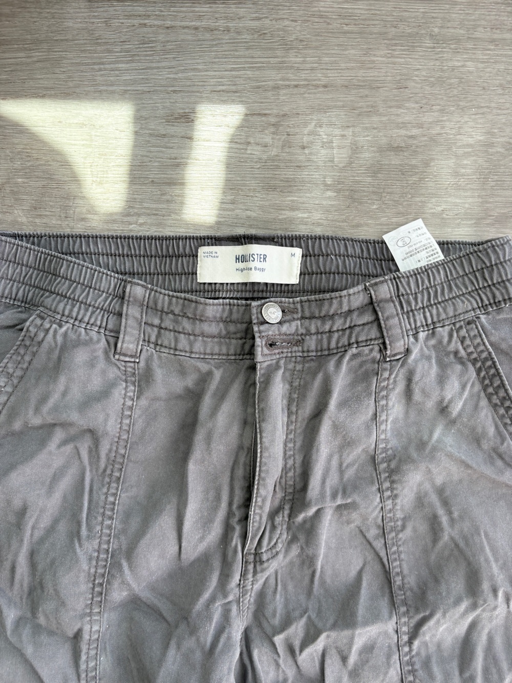 Hollister High Rise Baggy Grey Women’s Cargo Pants - Picture 3 of 4